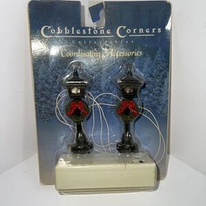 2 Cobblestone Corners Collectibles Accessories Lights Lampposts Wreaths